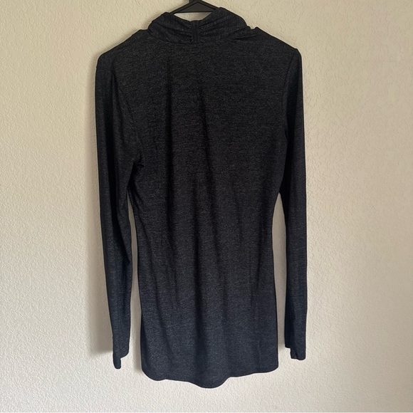 Athleta Size small Long Sleeve Tunic Top Gray Shimmer Surplice Neckline - Picture 6 of 7